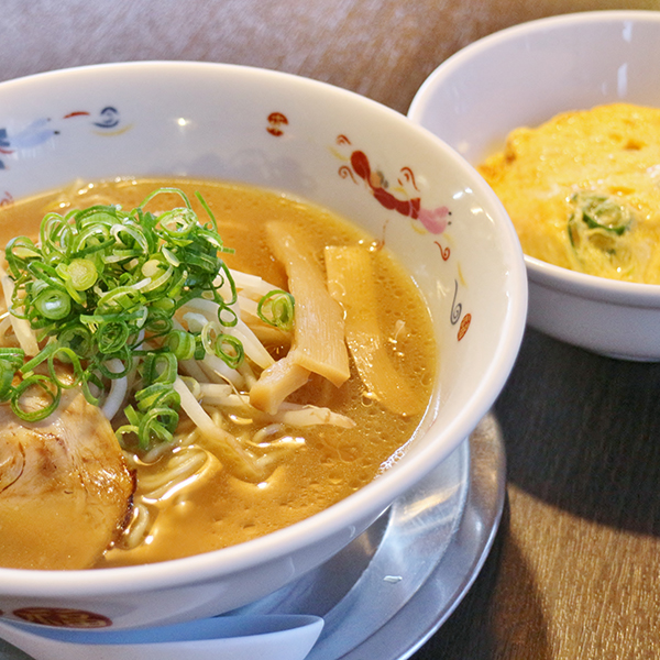 醤油ラーメン・焼き玉丼（小）