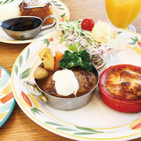 デミ煮込みハンバーグ＆ トマトチキンチーズ焼きデザートセット
