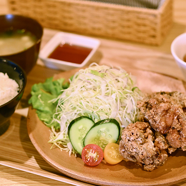 本誌限定!やみつき唐揚げ定食