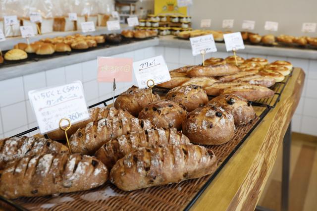 ［OPEN］30種類以上のパンが並ぶハード系が得意なパン屋[グルメ]