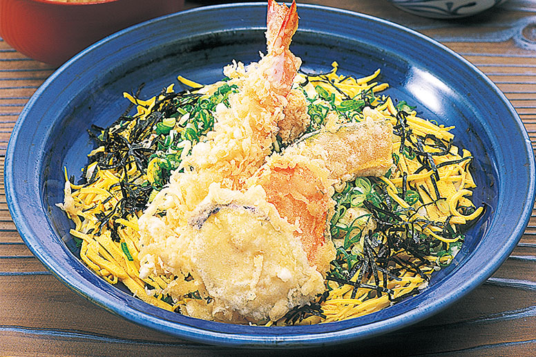 粉から手打ちしたコシのあるうどんが自慢