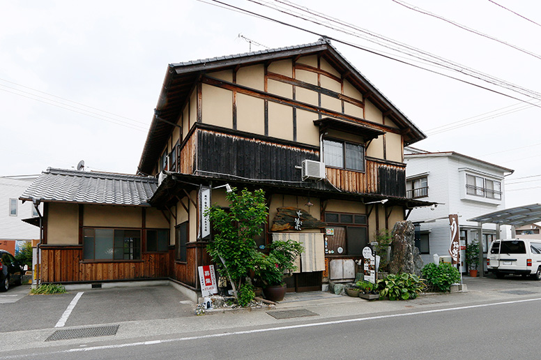 創業四十数年になる日本料理の老舗