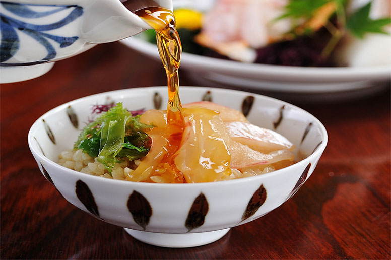 宇和島鯛めしを中心とした郷土料理が人気