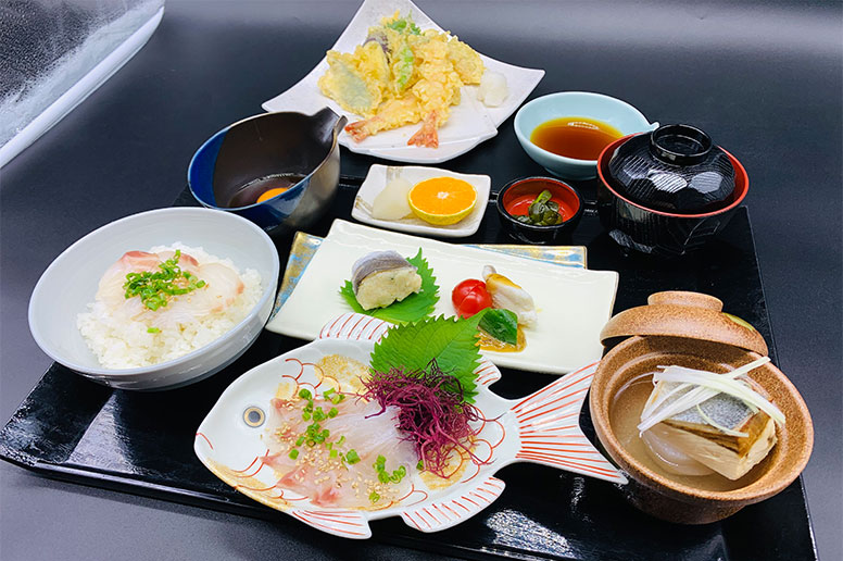 ご当地食材も満載のホテル併設レストラン