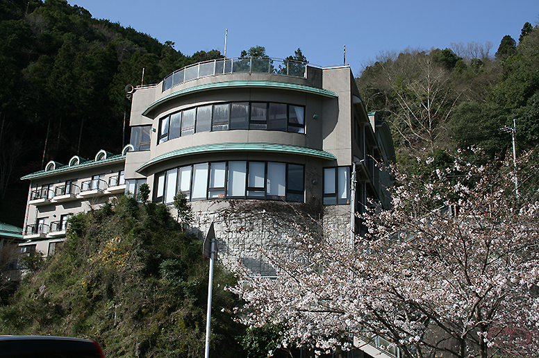 雄大な景色を眺めて美味しい山の幸を満喫