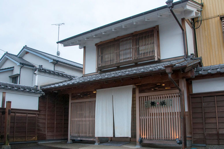 旬のこだわり食材を使った和食を堪能できる、大人の隠れ家